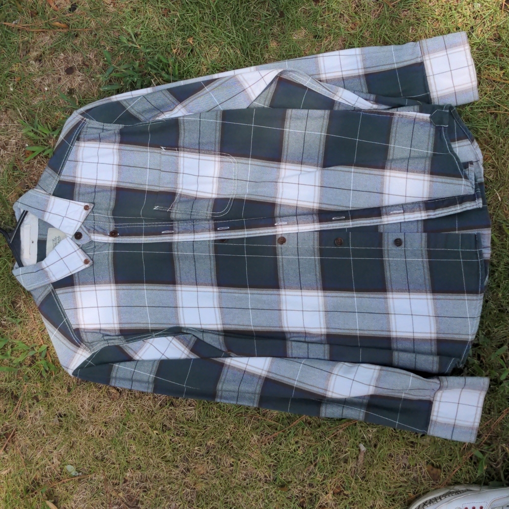 Men's medium green checkered long sleeve plaid deus ex machina dress shirt